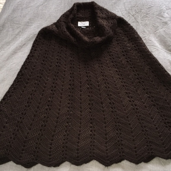 Crochet poncho by Ann Taylor - Picture 1 of 3